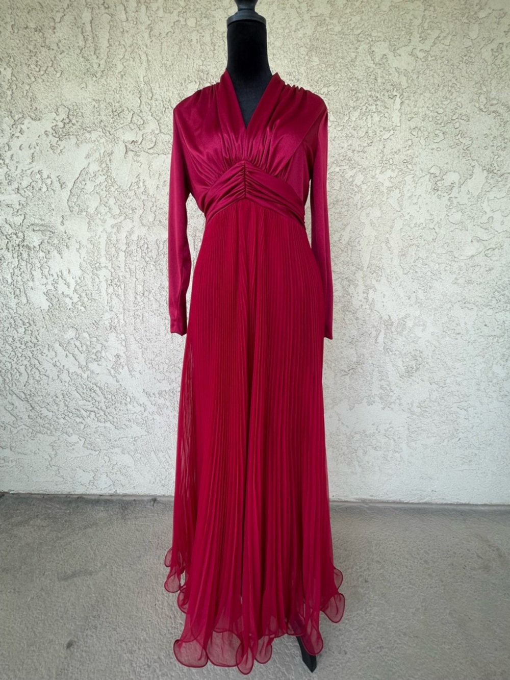 Vintage Plunging V-Neck Burgundy Pleated Maxi Dress size small